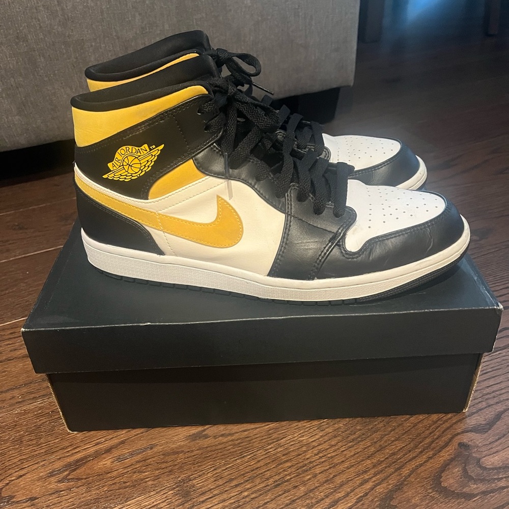 Men’s Air Jordan High Top Runners